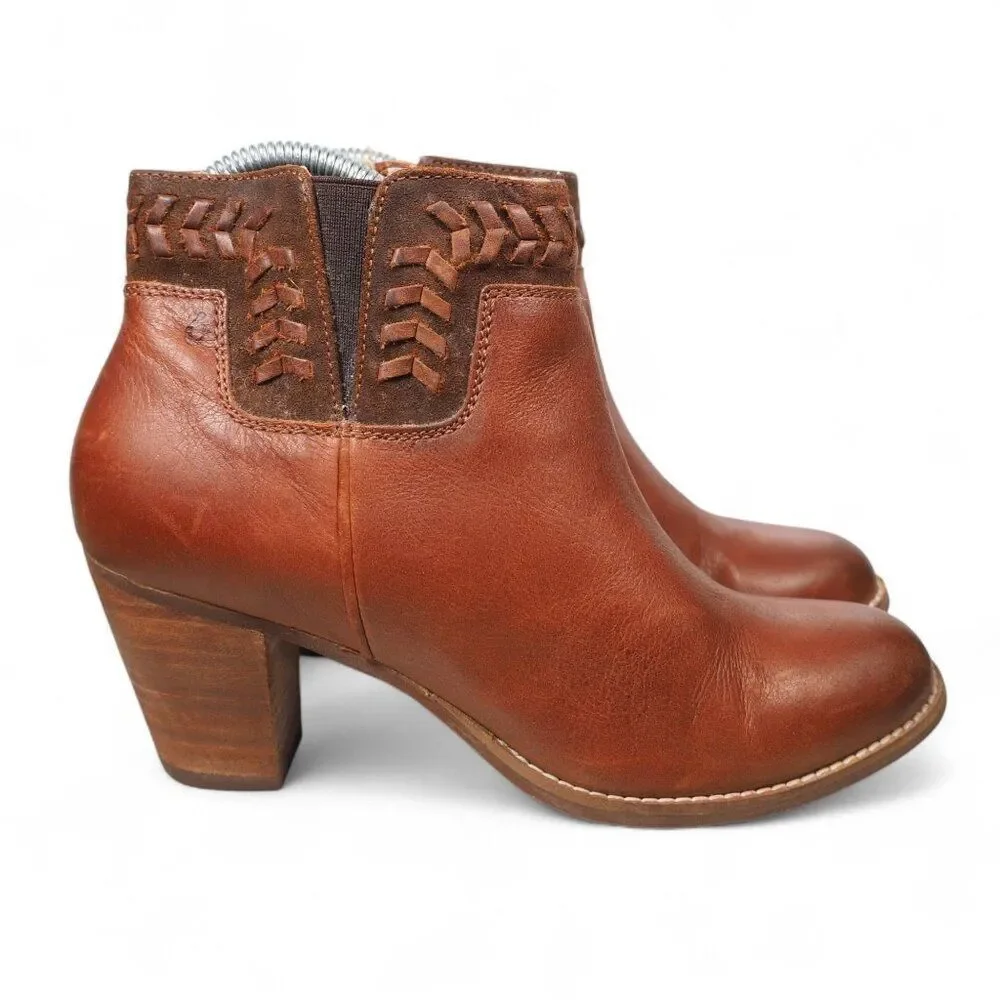 OluKai Kamahoi Side Zip Heeled Booties Brown‎ Leather (Damage) Women's 8